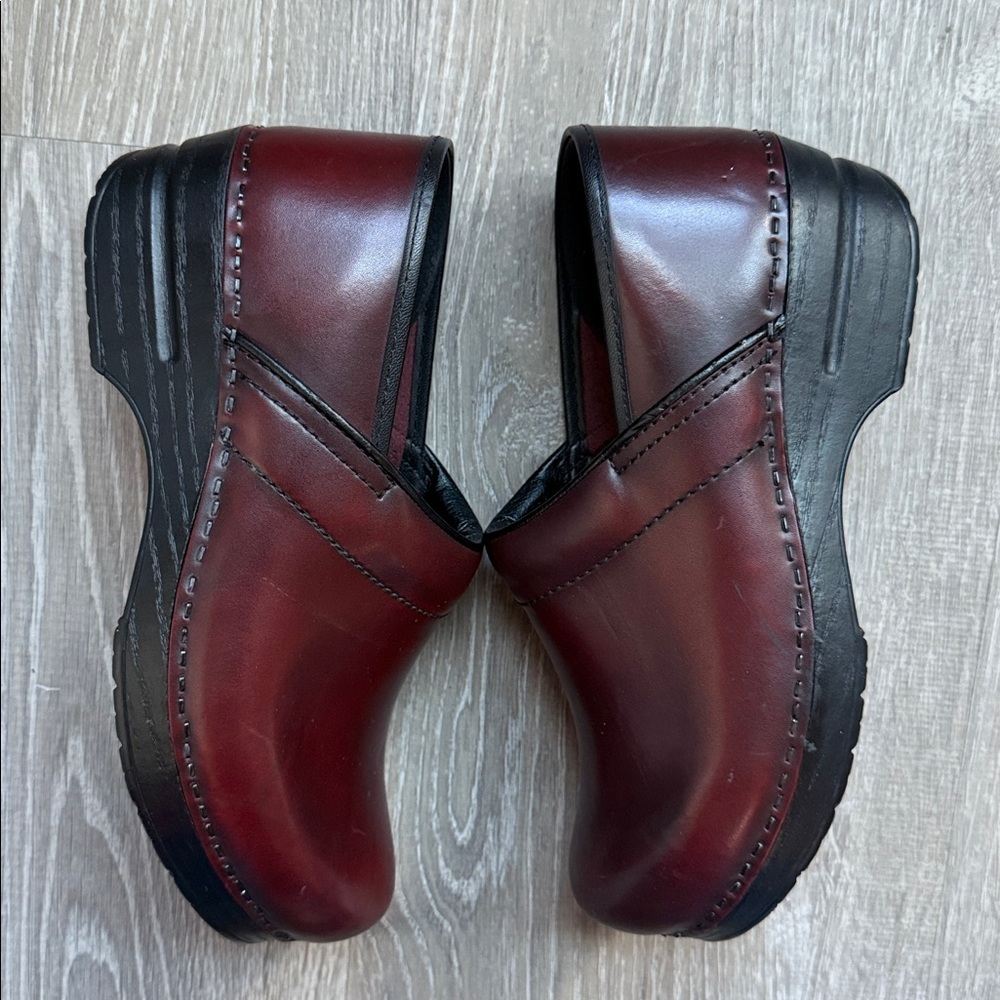 Dansko Burgundy Mules - Picture 4 of 8